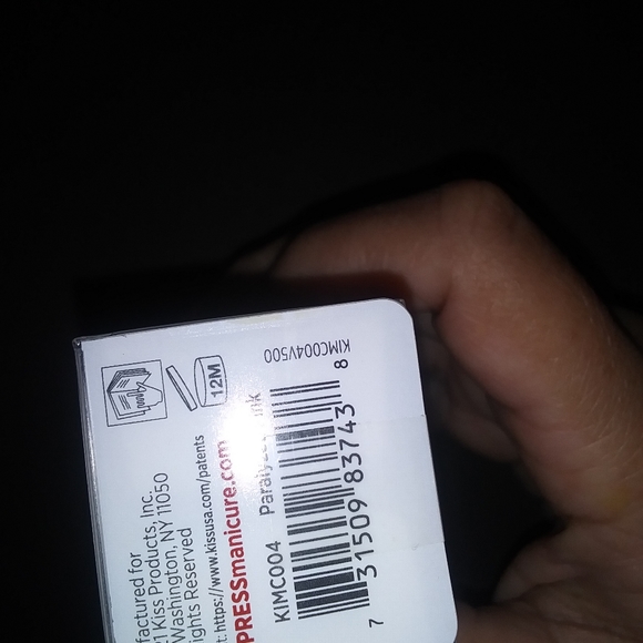 Beauty lash and manicure  beauty products - Picture 7 of 7